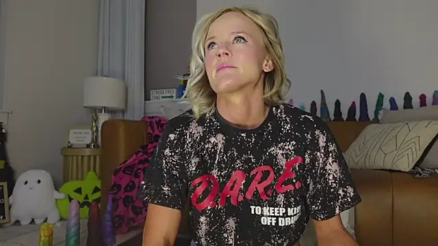 Taylorlove303 online show from October 2025 10:14:02 AM