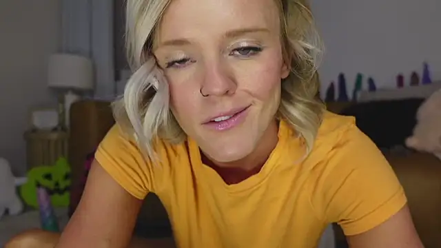 Taylorlove303 online show from October 2025 10:05:02 AM