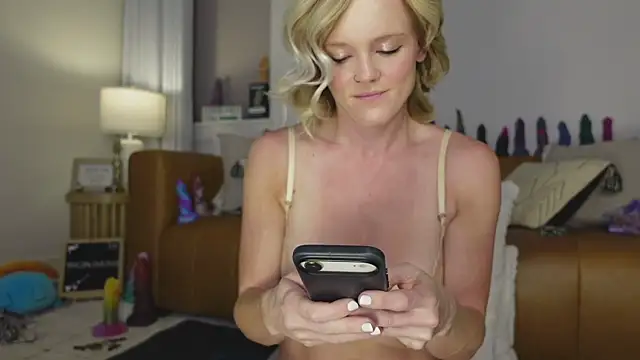 Taylorlove303 online show from November 2025 11:25:02 AM