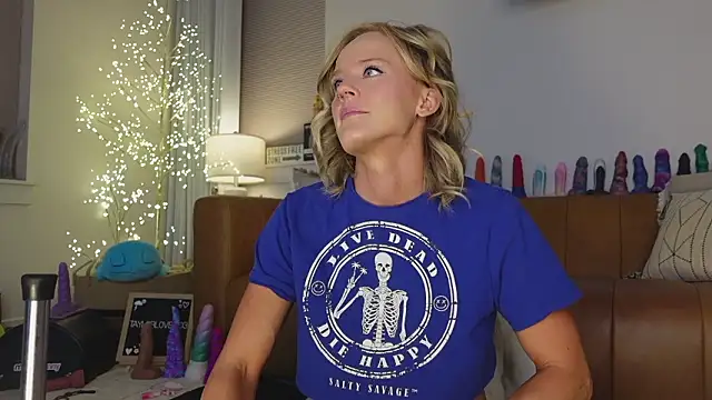 Taylorlove303 online show from March 2026 10:13:01 AM