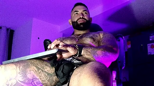 Snapshot of Max-prada chatting on February 2026 02:42:02 AM Max-prada online show from February 2026 02:42:02 AM