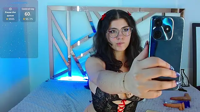 hannia baileys online show from December 2025 01:00:01 AM