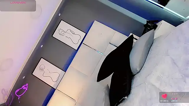 LiaFernandaa online show from April 2026 01:29:01 PM