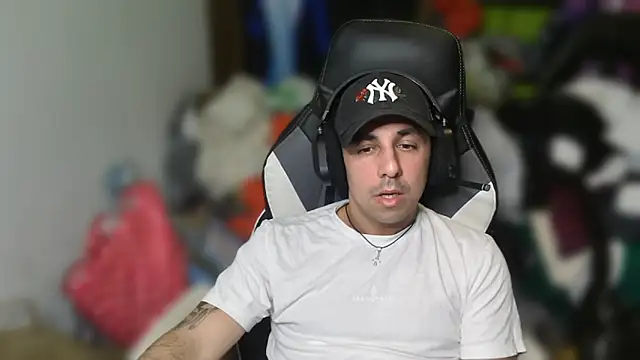 Snapshot of Ttkelpadrino chatting on December 2025 10:05:01 PM Ttkelpadrino online show from December 2025 10:05:01 PM