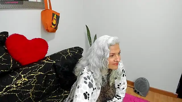 marilyn70 online show from October 2025 09:23:02 PM