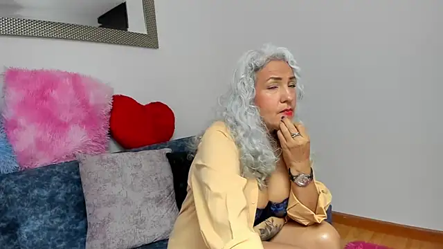 marilyn70 online show from November 2025 08:57:01 PM