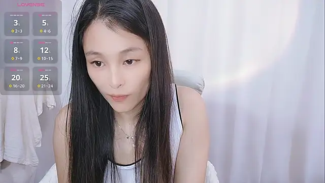 Snapshot of Ailsa-Baby chatting on October 2025 07:18:01 AM Ailsa-Baby online show from October 2025 07:18:01 AM