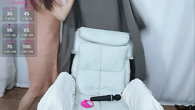 Snapshot of Ailsa-Baby chatting on November 2025 10:47:02 AM Ailsa-Baby online show from November 2025 10:47:02 AM