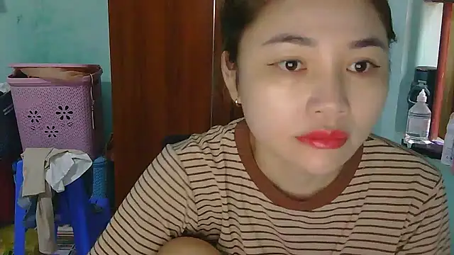 Uhem112 online show from October 2025 12:22:02 AM