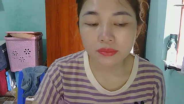 Uhem112 online show from October 2025 03:41:02 AM