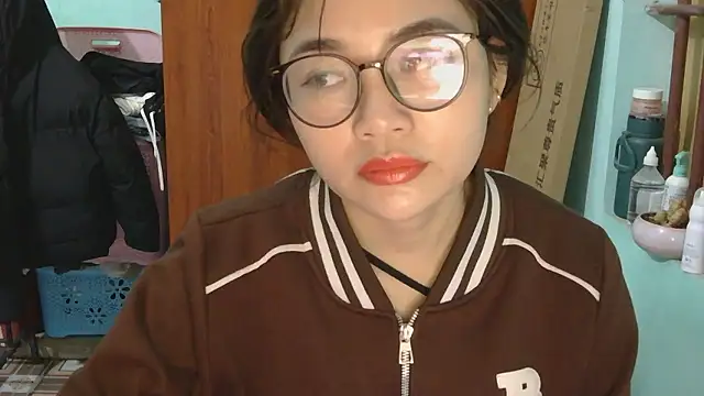 Uhem112 online show from November 2025 01:17:01 AM