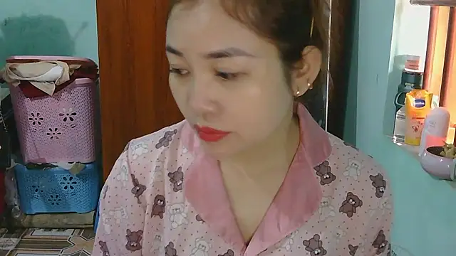 Uhem112 online show from October 2025 01:04:02 AM