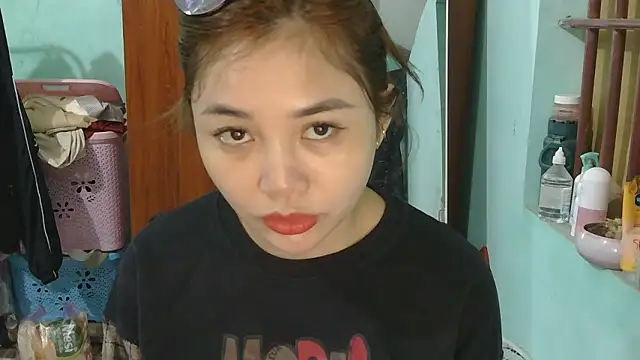 Uhem112 online show from November 2025 02:50:03 AM