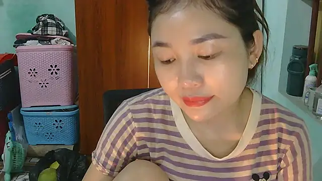 Uhem112 online show from October 2025 12:47:02 AM