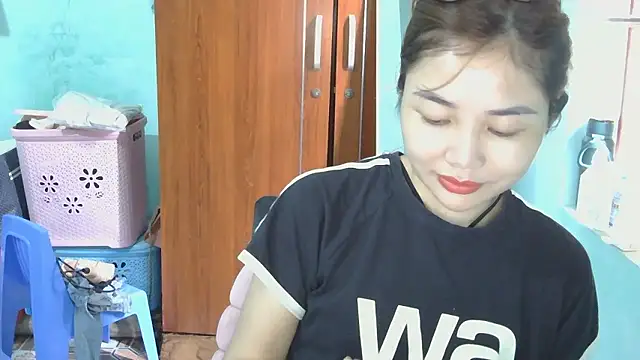 Uhem112 online show from October 2025 01:17:02 AM