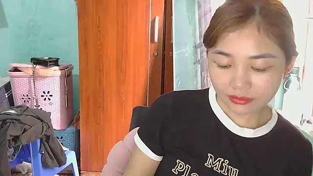 Uhem112 online show from October 2025 02:46:01 AM