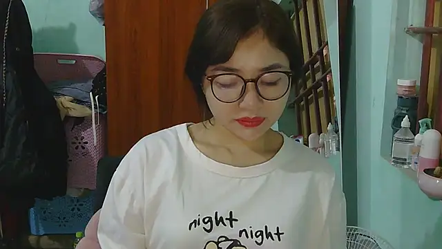 Uhem112 online show from November 2025 03:43:01 AM