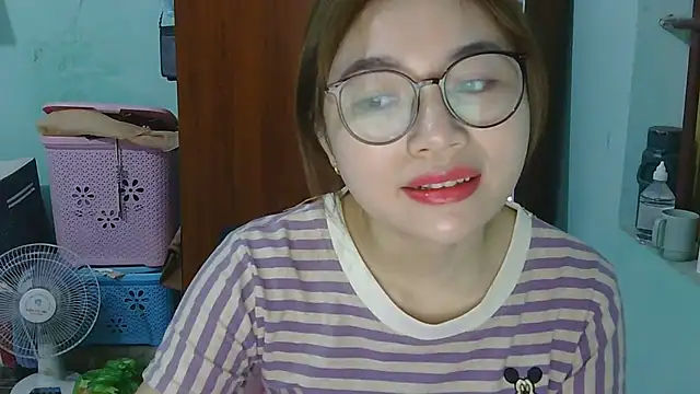 Uhem112 online show from October 2025 01:27:01 AM