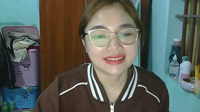 Uhem112 online show from November 2025 03:43:02 AM