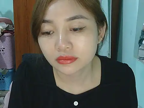 Uhem112 online show from November 2025 01:27:02 PM