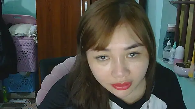 Uhem112 online show from November 2025 01:26:02 PM