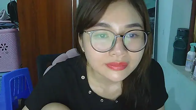 Uhem112 online show from September 2025 01:03:02 PM