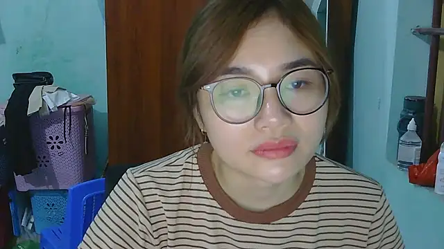 Uhem112 online show from October 2025 02:19:02 PM
