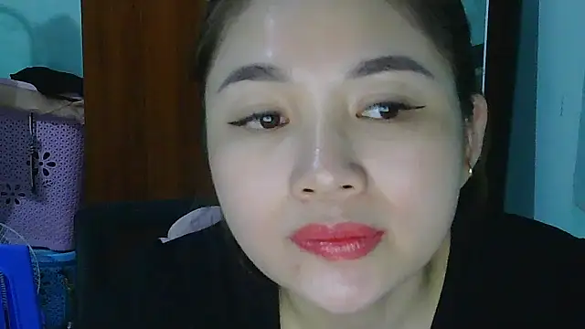 Uhem112 online show from October 2025 01:56:02 PM