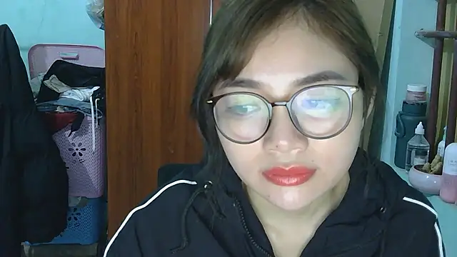 Uhem112 online show from December 2025 12:44:01 AM