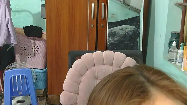 Uhem112 online show from October 2025 12:37:01 PM