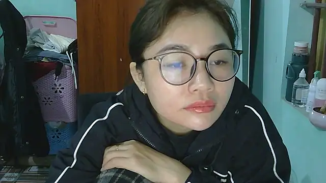 Uhem112 online show from November 2025 12:50:02 PM