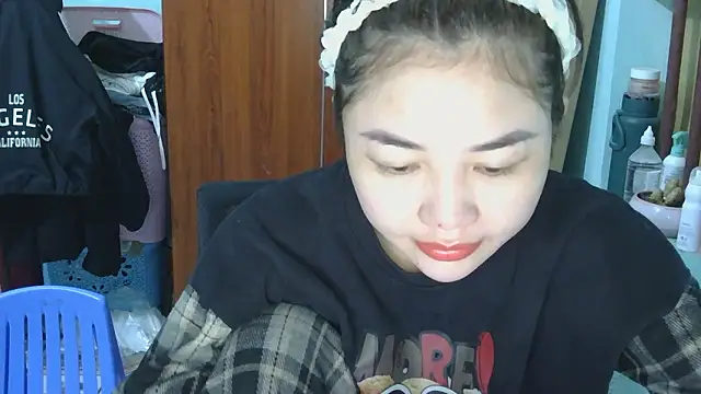 Uhem112 online show from November 2025 12:55:01 AM