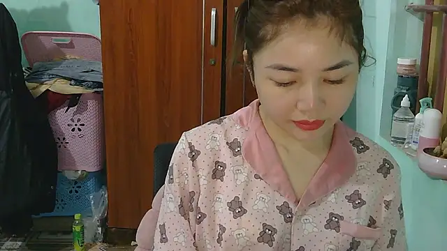 Uhem112 online show from November 2025 03:21:02 AM