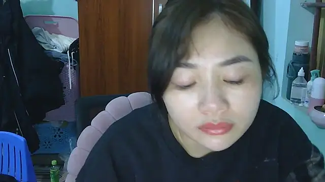 Uhem112 online show from November 2025 01:15:02 PM