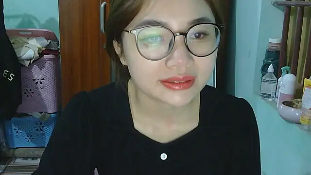 Uhem112 online show from November 2025 01:32:02 AM