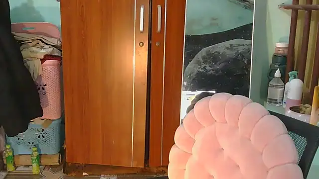 Uhem112 online show from November 2025 12:41:01 PM