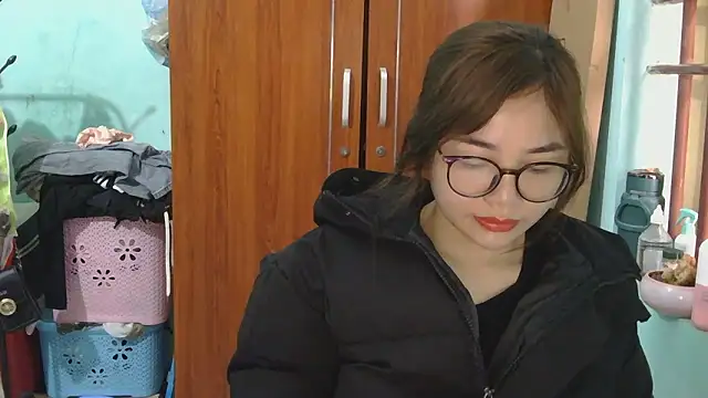 Uhem112 online show from December 2025 12:37:02 AM