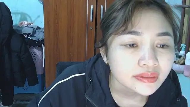 Uhem112 online show from December 2025 12:42:01 PM