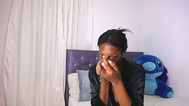 BryanaSmith21 online show from October 2025 01:33:01 PM