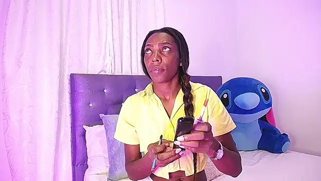 BryanaSmith21 online show from October 2025 08:31:01 PM