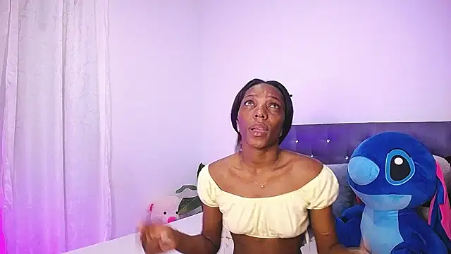 BryanaSmith21 online show from September 2025 05:27:01 PM