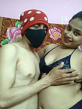 Seducing couple online show from February 2026 09:42:01 AM