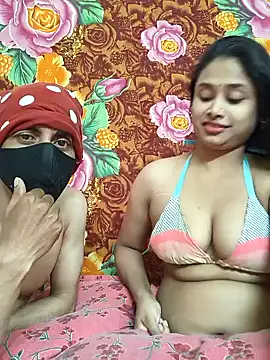Seducing couple online show from January 2026 08:40:02 AM