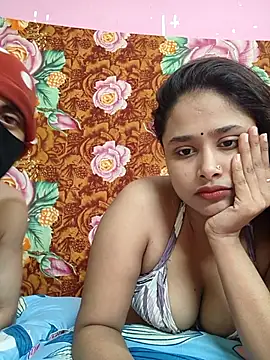 Seducing couple online show from April 2026 03:55:01 AM