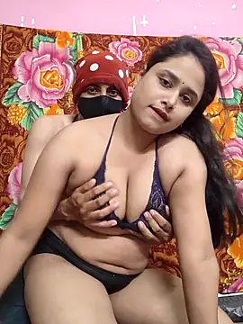 Snapshot of Seducing_couple chatting on April 2026 06:54:01 AM Seducing couple online show from April 2026 06:54:01 AM