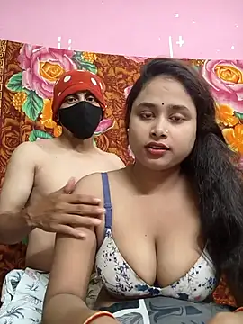 Snapshot of Seducing_couple chatting on July 2026 05:30:01 AM Seducing couple online show from July 2026 05:30:01 AM