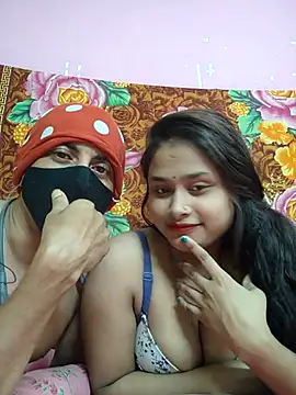 Snapshot of Seducing_couple chatting on July 2026 05:19:02 AM Seducing couple online show from July 2026 05:19:02 AM