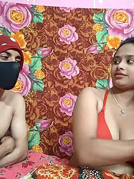 Seducing couple online show from November 2025 06:19:02 PM