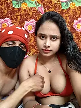 Seducing couple online show from December 2025 09:19:02 AM