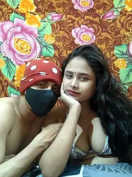 Seducing couple online show from April 2026 06:08:02 PM